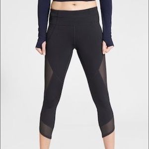 Athleta Aura Capri Tights